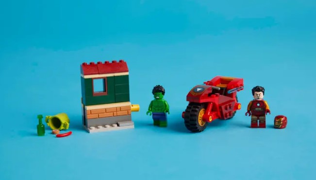 LEGO® Iron Man with Bike and The Hulk 76287