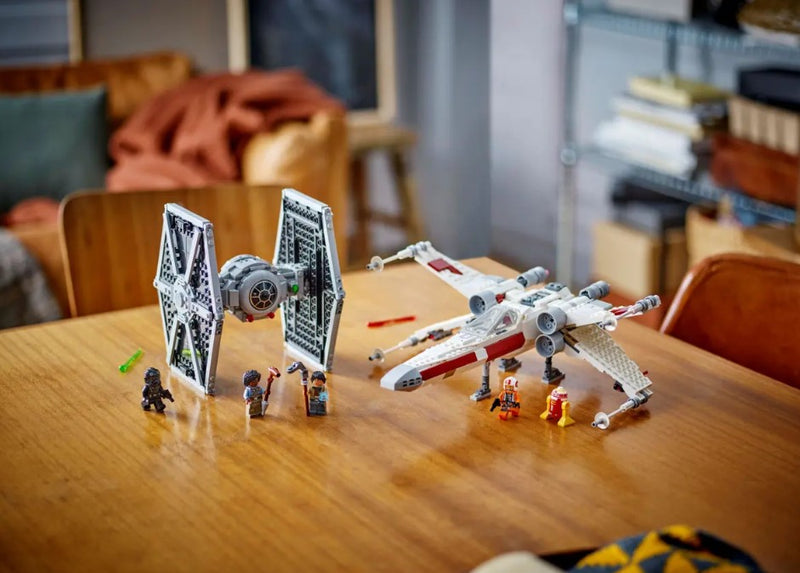 LEGO® Star Wars™ TIE Fighter & X-Wing Mash-up 75393