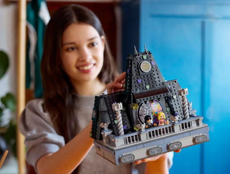 LEGO® Wednesday & Enid’s Dorm Room 76781