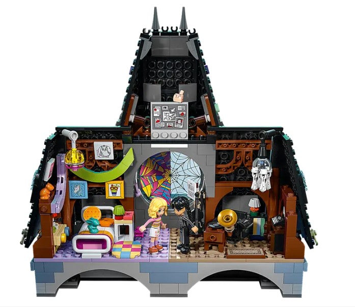 LEGO® Wednesday & Enid’s Dorm Room 76781