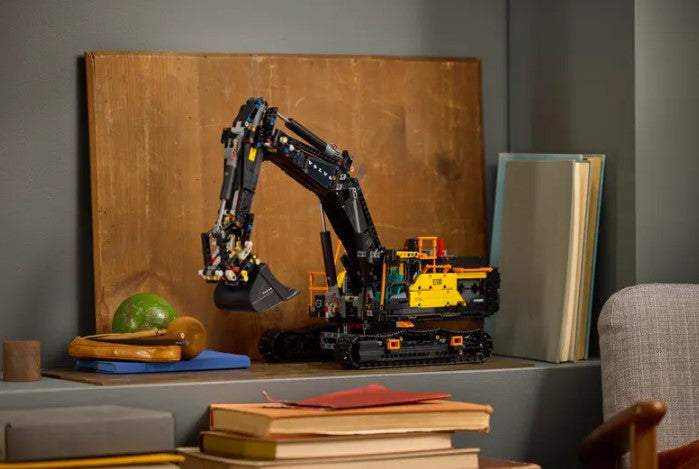 LEGO® Volvo EC500 Hybrid Excavator 42215