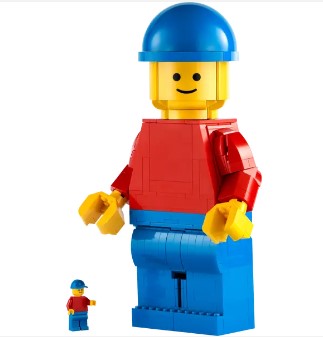 LEGO® Up-Scaled LEGO Minifigure 40649