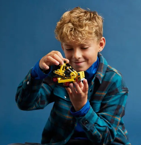LEGO® Technic Heavy-Duty Bulldozer 42163