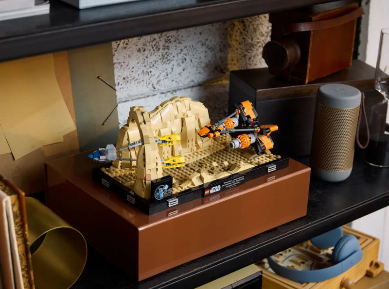 LEGO® Star Wars™ Mos Espa Podrace™ Diorama 75380