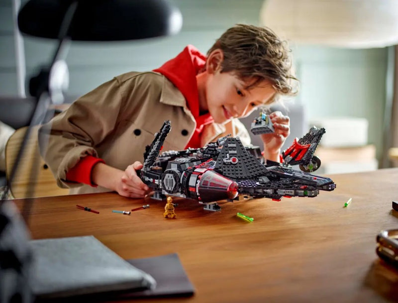 LEGO® Star Wars™ The Dark Falcon 75389