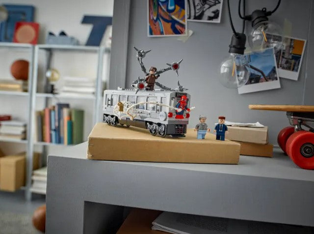 LEGO® Marvel Spider-Man vs. Doc Ock Subway Train Scene 76321