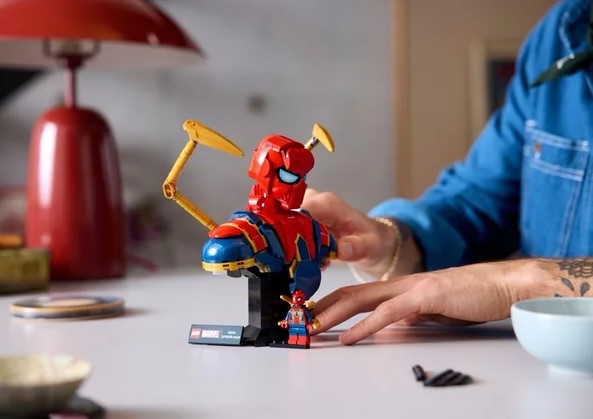 LEGO® Marvel Iron Spider-Man Bust 76326