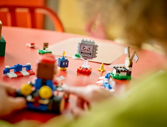 LEGO® Mario Kart™ – Interactive LEGO® Mario™ & Standard Kart 72043