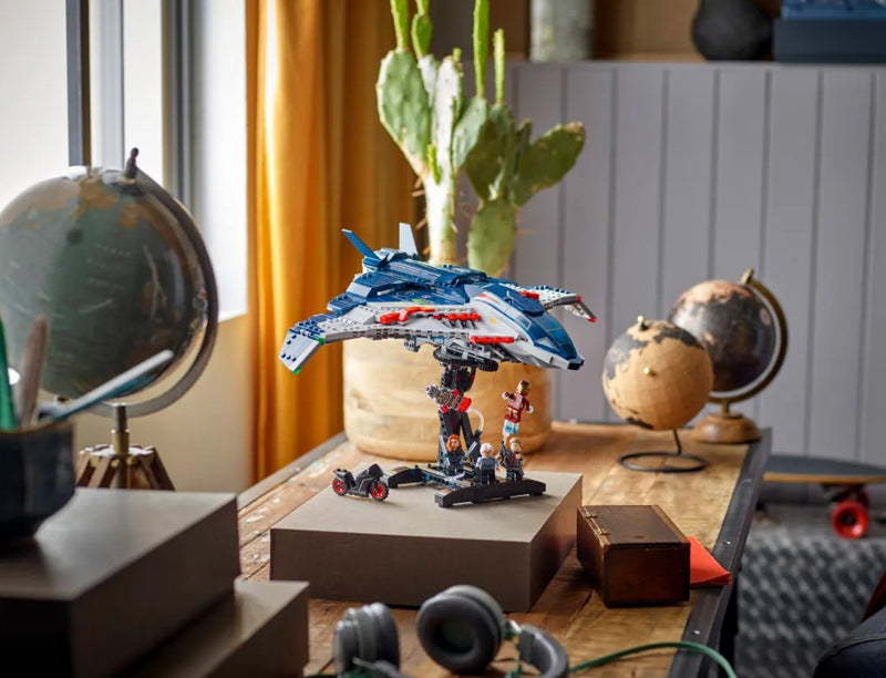 LEGO® Marvel Avengers: Age of Ultron Quinjet 76325