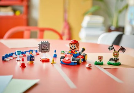 LEGO® Mario Kart™ – Interactive LEGO® Mario™ & Standard Kart 72043