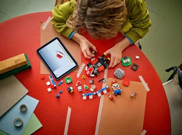 LEGO® Mario Kart™ – Interactive LEGO® Mario™ & Standard Kart 72043