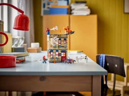 LEGO® Marvel Peter Parker’s Apartment 76317