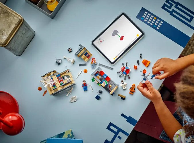 LEGO® Marvel Peter Parker’s Apartment 76317