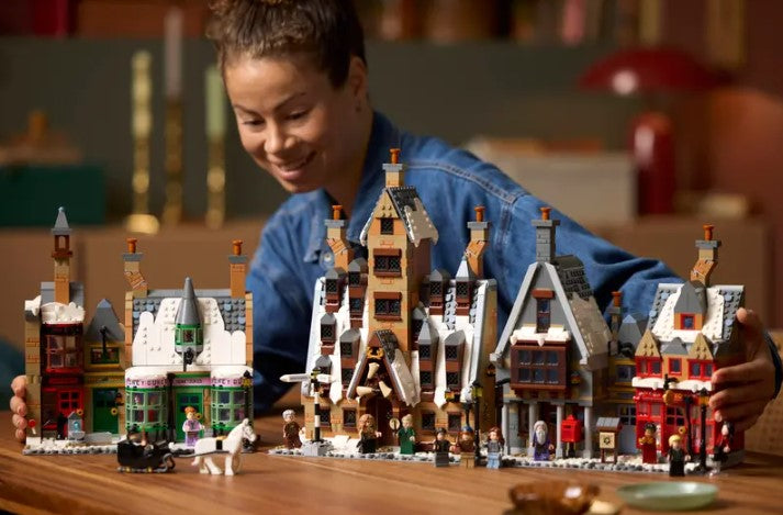 LEGO® Harry Potter™ Hogsmeade™ Village – Collectors' Edition 76457
