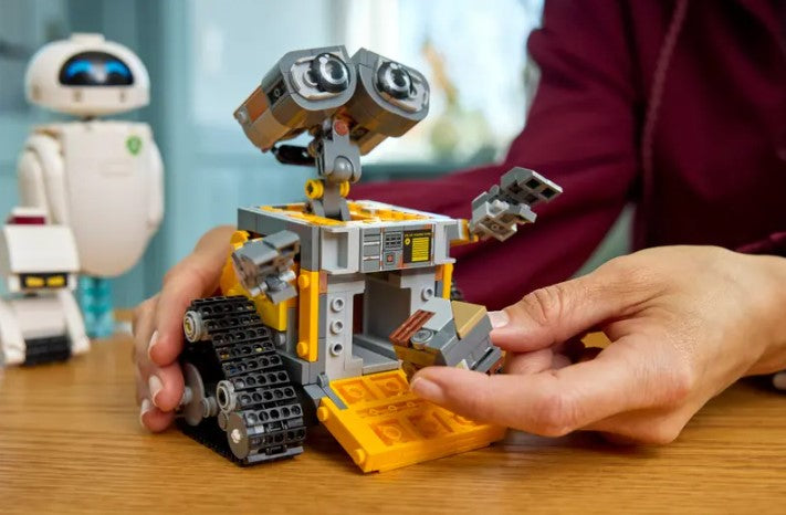 LEGO® Disney and Pixar WALL-E and EVE 43279