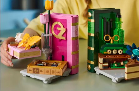 LEGO® Wicked Glinda & Elphaba Bookends 75691