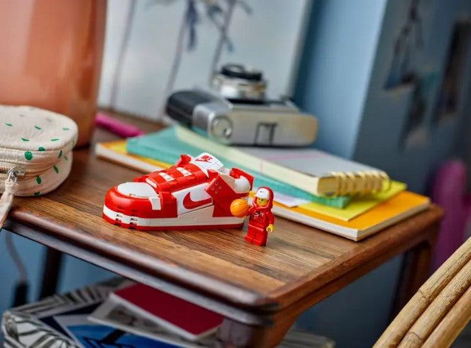 LEGO® Nike Dunk Trickshot 43021