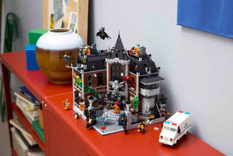 LEGO® DC Batman™ Arkham Asylum™ 76300