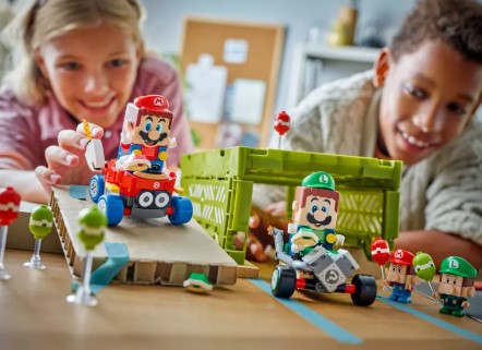 LEGO® Mario Kart™ – Baby Mario vs. Baby Luigi 72034