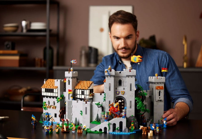LEGO® Lion Knights’ Castle 10305