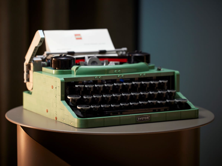 LEGO® Ideas Typewriter 21327