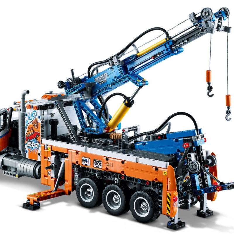 LEGO® Heavy-duty Tow Truck 42128