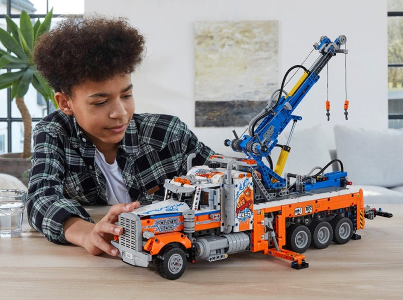 LEGO® Heavy-duty Tow Truck 42128