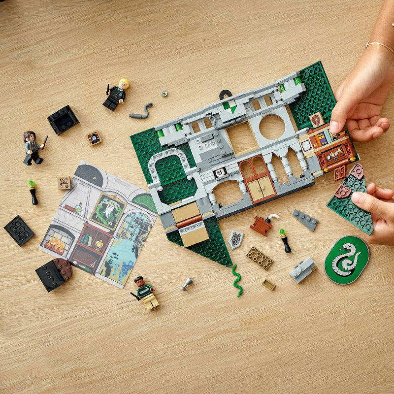 LEGO® Harry Potter™ Slytherin™ House Banner 76410