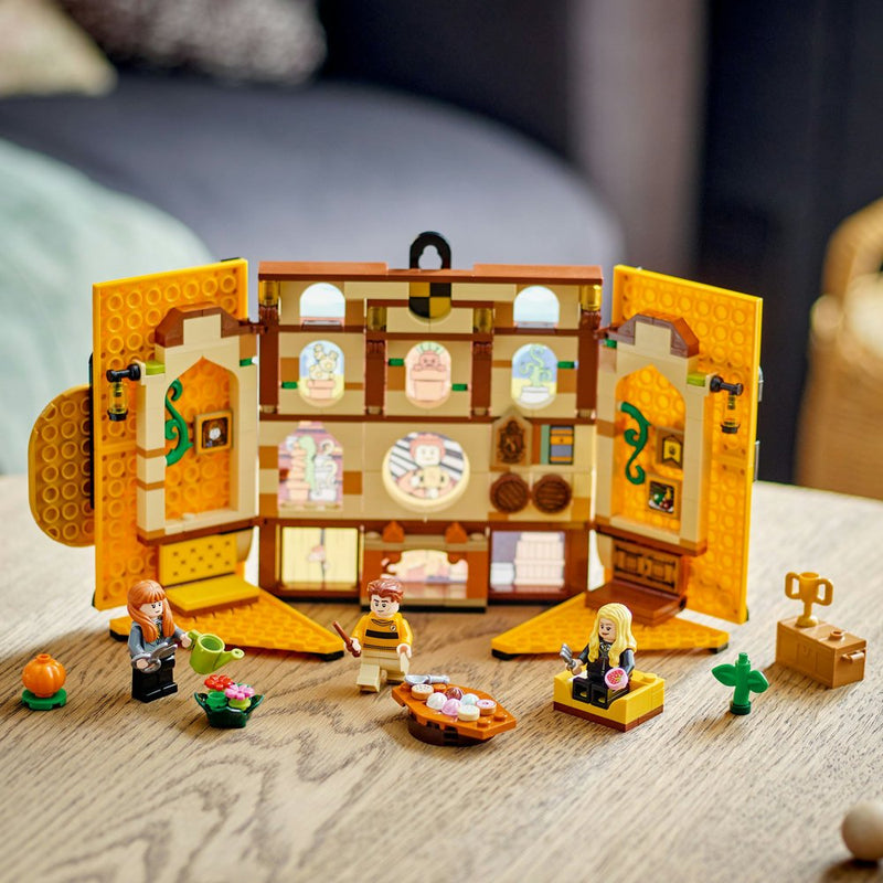 LEGO® Harry Potter Hufflepuff House banner 76412