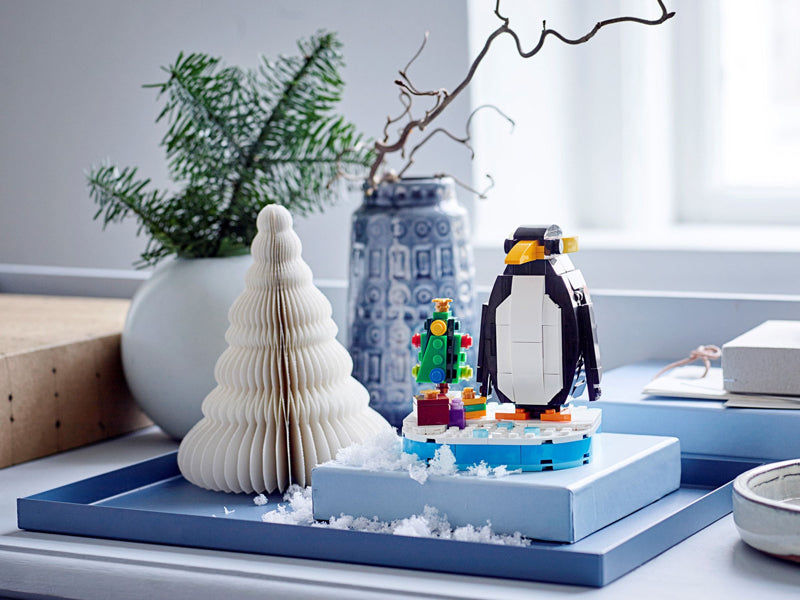 LEGO®Christmas Penguin 40498